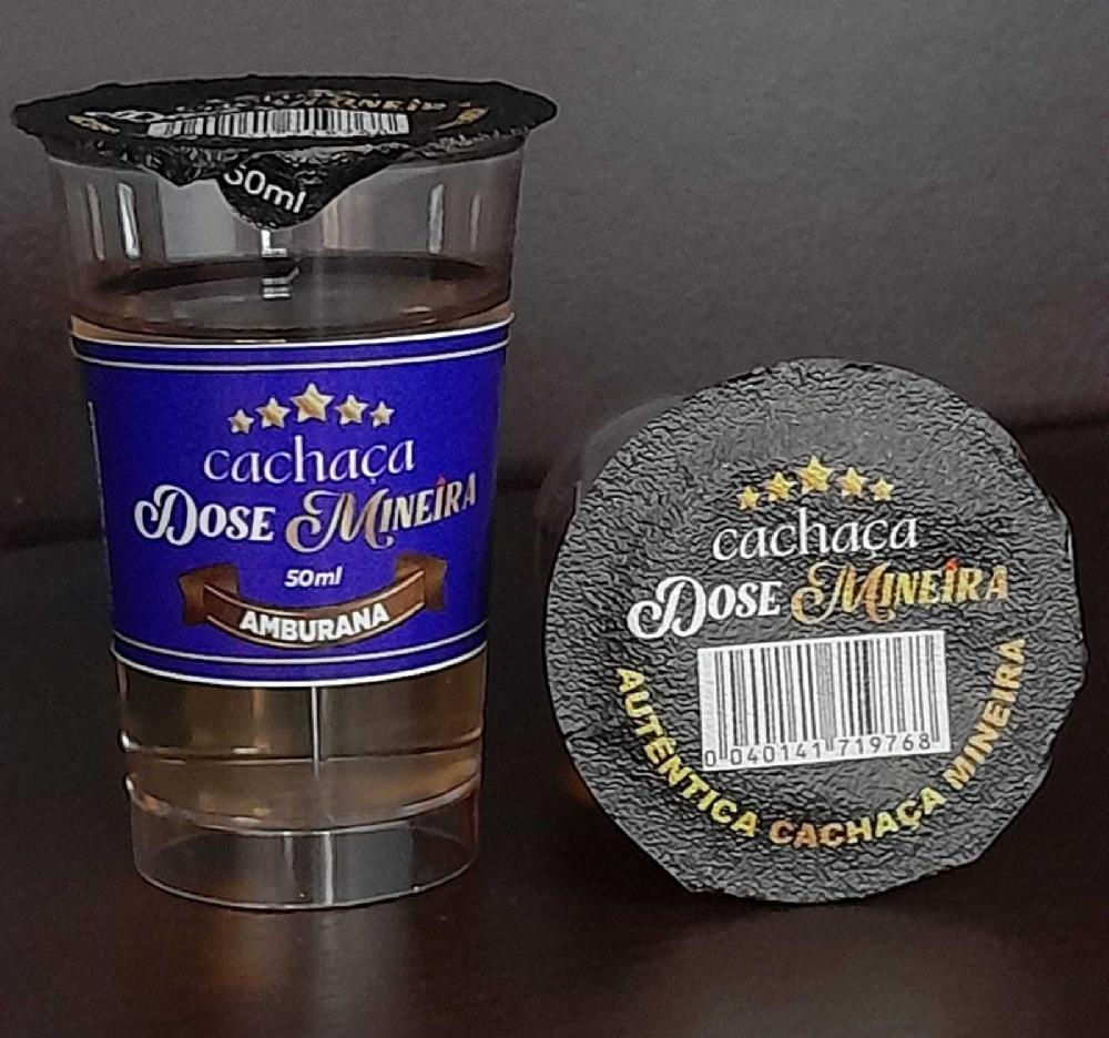 CACHACA-DOSE-MINEIRA-AMBURANA---DISPLAY-C-15-UND-50-ML
