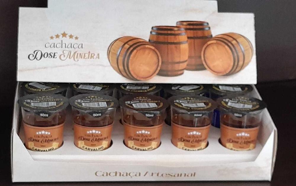 CACHACA-DOSE-MINEIRA-CARVALHO---DISPLAY-C-15-UND-50-ML