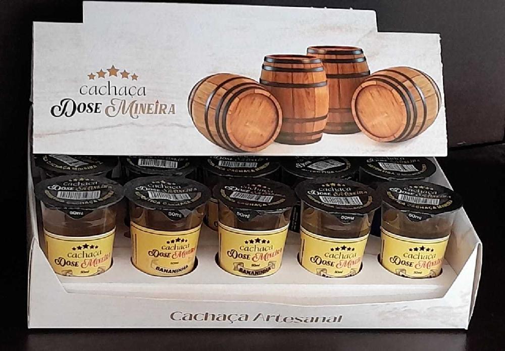 CACHACA-DOSE-MINEIRA-BANANINHA---DISPLAY-C-15-UND-50-ML